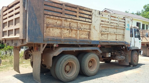 รถมิตซู 10 ล้อดั้ม FN527 - TF  220 แรงม้า  ( มีขาย 2 คัน. )    สนใจติดต่อ  081 - 6079515