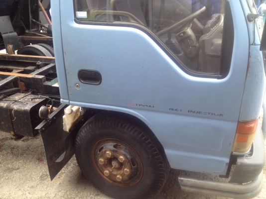 หกล้อ อีซูชุ NPR120 ปี43 ดั้มสามมิต5คิว รถสภาพสวยจัดสีเดิมพร้อมใช้งาน เอกสารทะเบียนพร้อมโอน (ราคา559,000บ) รถสภาพสวยไม่มีโซม ครับท่าน