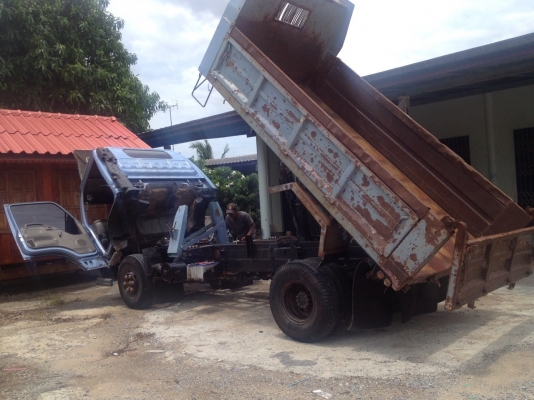 หกล้อ อีซูชุ NPR120 ปี43 ดั้มสามมิต5คิว รถสภาพสวยจัดสีเดิมพร้อมใช้งาน เอกสารทะเบียนพร้อมโอน (ราคา559,000บ) รถสภาพสวยไม่มีโซม ครับท่าน