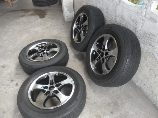 ล้อแม็ก 16นิ้ว 5รู114 ใส่ไมตี้ได้ สวยๆ พร้อมยาง 4 ล้อ ลดราคาเหลือ 5000 บาท