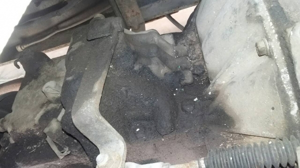 รถอีซูซุ 6 ล้อ หลังถนน 145 แรงม้า.    สนใจติดต่อ  081 - 6079515