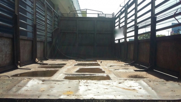 รถอีซูซุ 6 ล้อ หลังถนน 145 แรงม้า.    สนใจติดต่อ  081 - 6079515