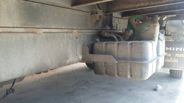 รถอีซูซุ 6 ล้อ หลังถนน 145 แรงม้า.    สนใจติดต่อ  081 - 6079515