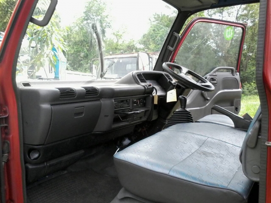 ขาย6ล้อISUZU NKR ปี48ไฟทับทิม เครื่อง130โทโบ ตู้แห้งยาว4.30เมตร