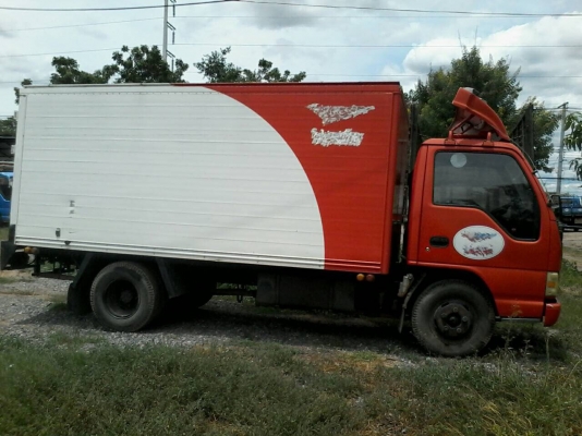 ขาย6ล้อISUZU NKR ปี48ไฟทับทิม เครื่อง130โทโบ ตู้แห้งยาว4.30เมตร