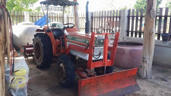 ขายรถแทรคเตอร์ เก่าญี่ปุ่นKUBOTA L2402DT ทน สภาพพร้อมใช้งาน อุปกรณ์ ใบมีดหน้า ผานหลัง โรตารี่ สภาพสวย  ติดต่อ 080-7964423 085-7698049 https://www.facebook.com/TRUCK1SELL ไอดีไลน์ 4423033