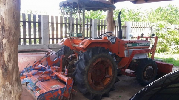 ขายรถแทรคเตอร์ เก่าญี่ปุ่นKUBOTA L2402DT ทน สภาพพร้อมใช้งาน อุปกรณ์ ใบมีดหน้า ผานหลัง โรตารี่ สภาพสวย  ติดต่อ 080-7964423 085-7698049 https://www.facebook.com/TRUCK1SELL ไอดีไลน์ 4423033
