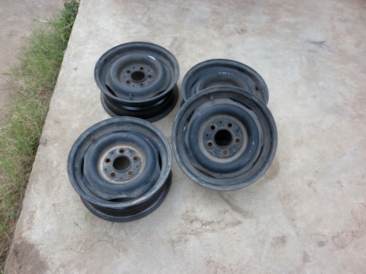 ตามหาล้อกะทะเหล็ก ขอบ 15"5รู 114 ของรถ BENZ W123