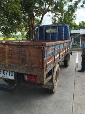 ขายรถบรรทุก 4 ล้อใหญ่ TOYOTA BU 10 85 แรงม้าปี 2544 เกียร์สั้น ราคา 95000