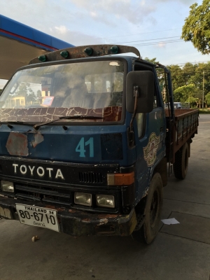 ขายรถบรรทุก 4 ล้อใหญ่ TOYOTA BU 10 85 แรงม้าปี 2544 เกียร์สั้น ราคา 95000