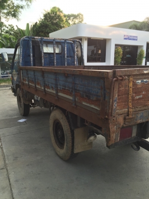 ขายรถบรรทุก 4 ล้อใหญ่ TOYOTA BU 10 85 แรงม้าปี 2544 เกียร์สั้น ราคา 95000