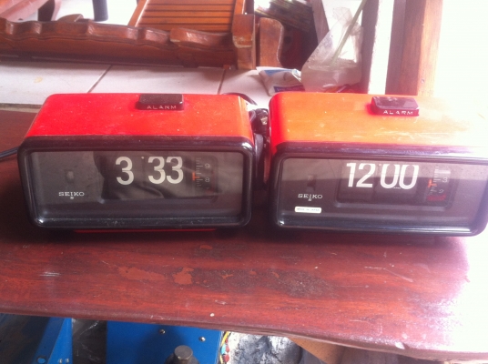 นาฬิกาตั้งโต๊ะพลิกแผ่นป้ายพลิก SEIKO จากญี่ปุ่น คลาสสิคแผ่นป้ายบอกเวลา