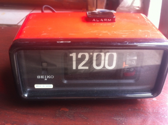 นาฬิกาตั้งโต๊ะพลิกแผ่นป้ายพลิก SEIKO จากญี่ปุ่น คลาสสิคแผ่นป้ายบอกเวลา