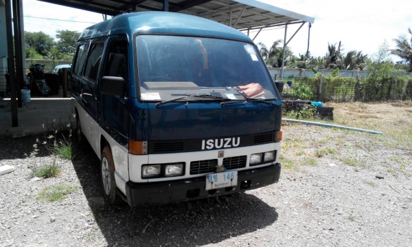 รถตู้ อีซูซุ บัดดี้ ISUZU buddy
