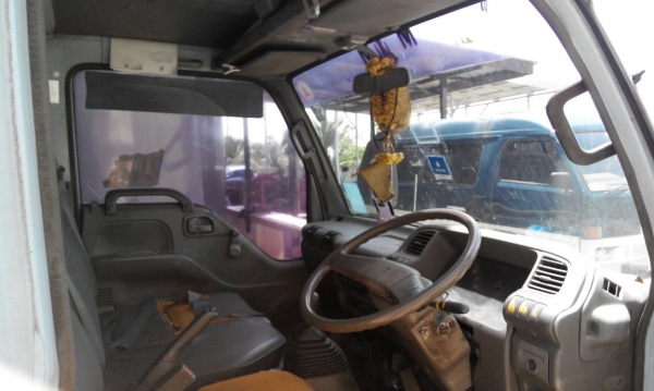 รถบรรทุก  ISUZU NKR 88 แรงม้า