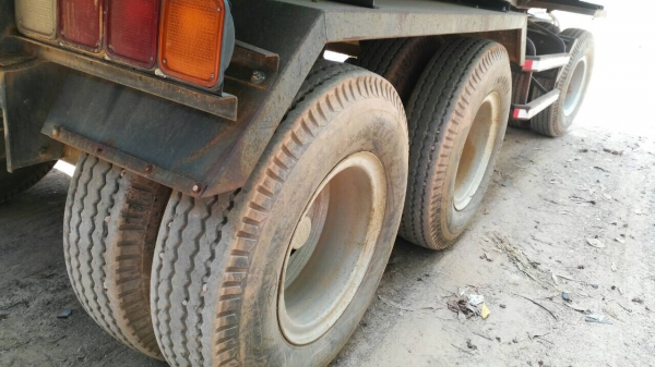 22 ล้อแม่ลูก 360 แรง ไมล์ 84000 กม นิดๆ รถสวยเดิมๆทั้งคัน(ขายรวมดาวน์รวมผ่อน 3000000)