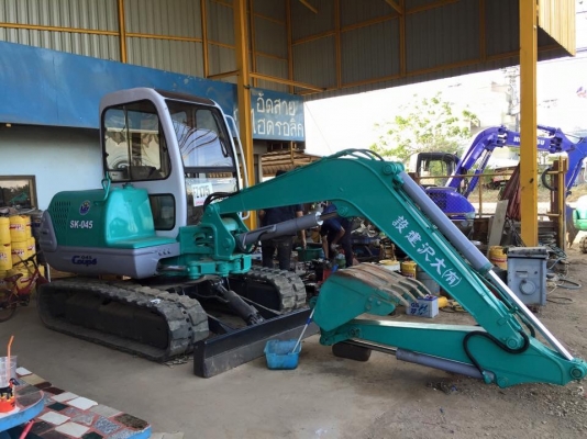 ขายรถขุด KOBELCO. SK045  คอลโทลสั้น  น้ำมัน ปั้มนิ้ว