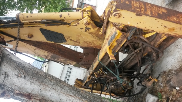 ขายตัวขุดแมคโครยกลงจากรถJCB เอาไปดัดแปลงใส่รถไถนาได้เลยครับอุปกรณ์ครบมีคอลโทลให้ครับ ขาย 40000 บาท