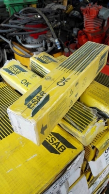ลวดเชื่อม ESAB OK กล่อง(20kg) 650 บาท
