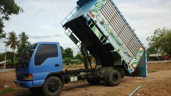 ขายด่วน 6 ล้อดั้มพ์ ISUZU NPR 130 HP กระบะอะลูมิเนียม
