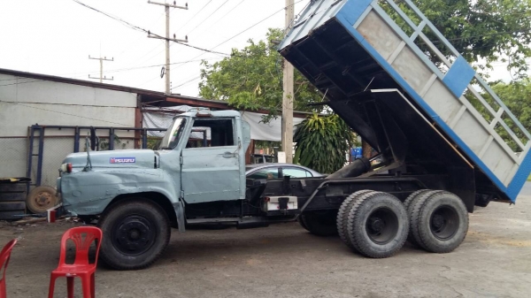 รถสิบล้อหัวยาว ดั้ม isuzu เครื่อง  HO6C ช่วงล่าง ฟูโซ่ เอกสารพร้อมโอน ทะเบียนเต็ม