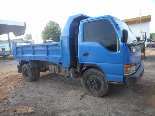 ขาย355000บาทรถ6ล้อดั้มNPRเครื่อง110แรง สภาพสวยพร้อมใช้งาน