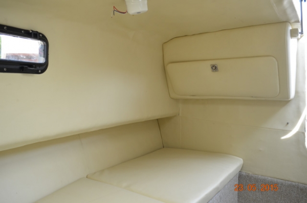 Trophy Pro 2509 Walk Around 225hp Mercury 2002 2 stroke Aluminium Trailer