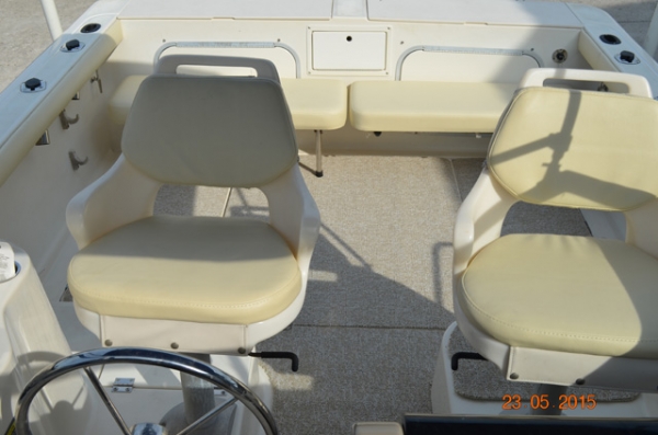 Trophy Pro 2509 Walk Around 225hp Mercury 2002 2 stroke Aluminium Trailer