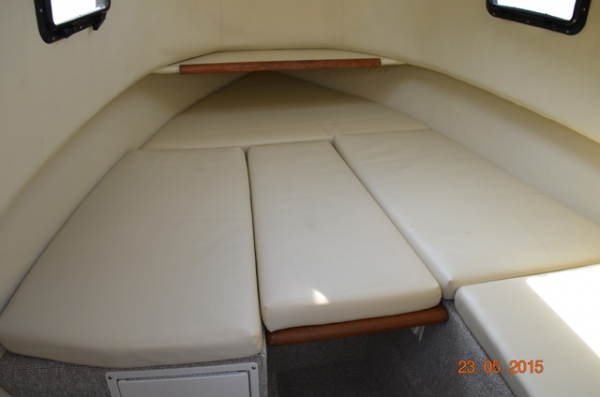 Trophy Pro 2509 Walk Around 225hp Mercury 2002 2 stroke Aluminium Trailer