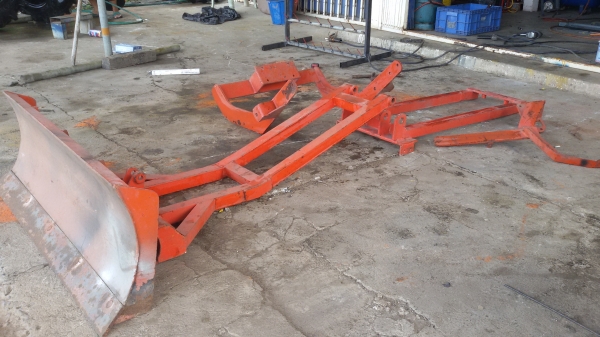 ขายชุดใบดันหน้า พร้อมอุปกรณ์พร้อมใช้