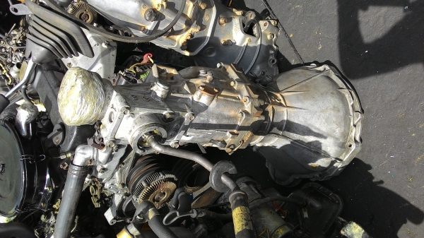 เครื่องนิสสัน bd25 ฝาแดงพร้อมเกีร์ยเอกสารพร้อมโอน เครื่องนิสสัน bd25 ฝาแดงพร้อมเกีร์ยเอกสารพร้อมโอน