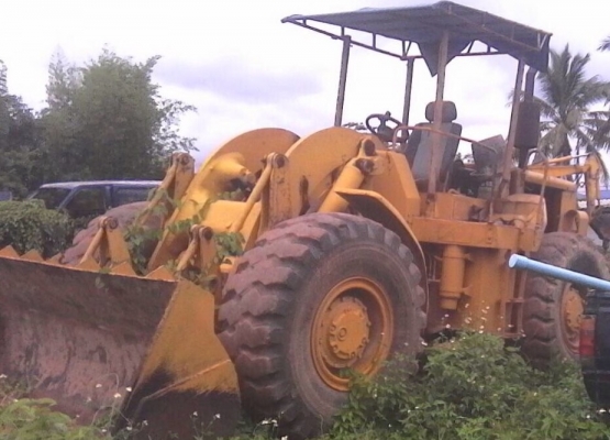 CAT 950 รถตักล้อยาง เอวอ่อน รถจอดไม่ได้ใช้งานขายตามสภาพนะครับ เครื่องยนต์แรงดีกำลังไม่ตกสภาพดียังใช้งานได้ดีครับ ตอนนี้จอดเพราะไม่ได้ใช้งานเฉยๆครับ ระบบไฮดรอลิกส์ไม่มีแตกเยิ้ม ตักได้หนึ่งคิวครึ่งครับแขนเดิมยังไม่ต่อแขนยาว บุ้งกี๋ไม่มีผุสภาพดีสุดๆครับ ยางล