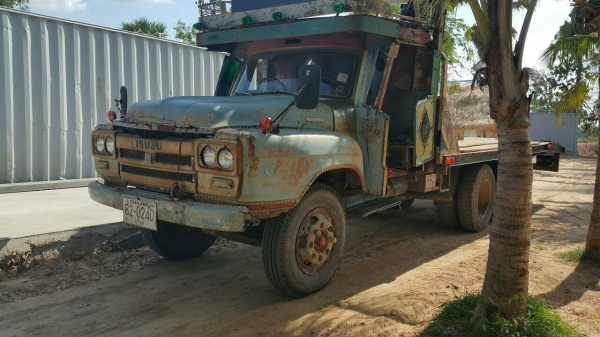 ขายรถบรรทุก 10 ล้อเทรลเลอร์ ISUZU 168 แรงม้า 2 เพลาสโลว์กลาง ราคา 250000