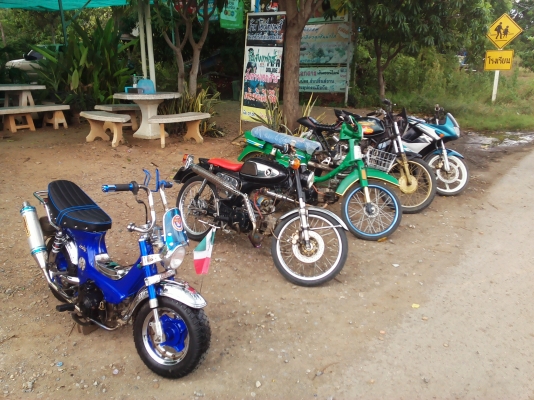 ขาย ชาลีเเต่งยุ่นล้อโต เครื่องสเเมส มีเล่มทะเบียน สภาพสวยๆ เครื่องดี สีทำใหม่ อะไหล่เเต่งตามงบ ราคาพร้อมจบ 14000 เท่านั้น สนใจทักเเชทหรือโทร 089-8054390 / 083-9008343 โอ๋ อยู่จังหวัด ลพบุรี (จัดส่งได้ทั่วประเทศ)