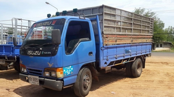 ขาย6ล้อ อีซูซุ NKR110 ยาว4.30เมตร แชชซีสวยเครื่องดี พร้อมคอกเสริมข้าง เอกสารพร้อมโอนภาษีเต็ม