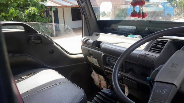 ขาย6ล้อ อีซูซุ NKR110 ยาว4.30เมตร แชชซีสวยเครื่องดี พร้อมคอกเสริมข้าง เอกสารพร้อมโอนภาษีเต็ม