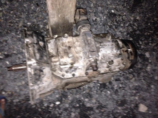 ขายเกียร์Hino Ho 8รอบกว่า 6 เกียร์เดินหน้า