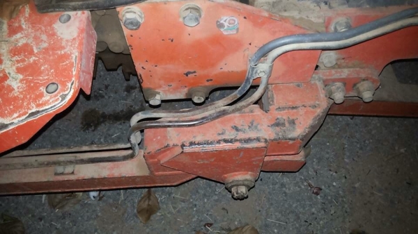 KUBOTA M9540 - 2 เพลา รถไถใหญ่สภาพดีพร้อมทำงานได้เลย เครื่องยนต์แรงดีกำลังไม่ตก ระบบเกียร์ซิงโครเมท เดินหน้า 8 ถอยหลัง 8 ใช้งานง่ายไม่มีหลุด ระบบไฮดรอลิกส์ของเหลวไม่แตกเยิ้ม อุปกรณ์ครบพร้อม มีใบดันหน้า ผานพรวนดิน 7 ช่วงล่างแน่นยางสภาพดี 65\% เอกสารทะเบียนค