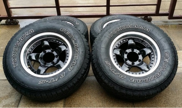 ล้อลาย Bradley ขอบ16 พร้อมยาง All Yokohama 265 70 16 ใส่หล่อๆดอกยังดีใช้อีกเป็นปีครับ ล้อลาย Bradley ขอบ16 พร้อมยาง All Yokohama 265 70 16 ใส่หล่อๆดอกยังดีใช้อีกเป็นปีครับ