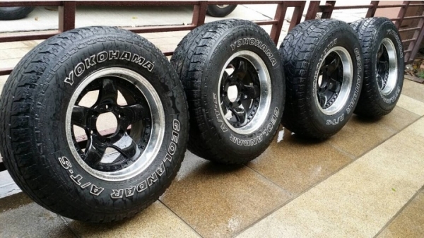 ล้อลาย Bradley ขอบ16 พร้อมยาง All Yokohama 265 70 16 ใส่หล่อๆดอกยังดีใช้อีกเป็นปีครับ ล้อลาย Bradley ขอบ16 พร้อมยาง All Yokohama 265 70 16 ใส่หล่อๆดอกยังดีใช้อีกเป็นปีครับ