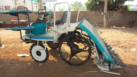 ขายรถปูกข้าวนั่งขับ 6 แถว คูโบต้า