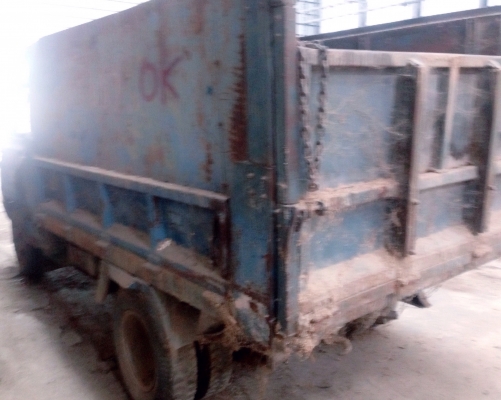 TOYOTA DYNA BU12 - 85 HP หกล้อดั๊มพ์ กระบะดั๊มพ์เหล็กความยาว 3.20 เมตรสภาพดีไม่ผุพร้อมบรรทุกได้เลย เครื่องยนต์แรงดีกำลังไม่ตก รถจอดเพราะไม่ได้ใช้งานมาประมาณ 1 ปีครับ ภายในเก๋งคอนโซลครบพร้อม พวงมาลัยธรรมดา ช่วงล่างคัชซีไม่บวม ยางสภาพดีประมาณ 60\% เอกสารเล่ม