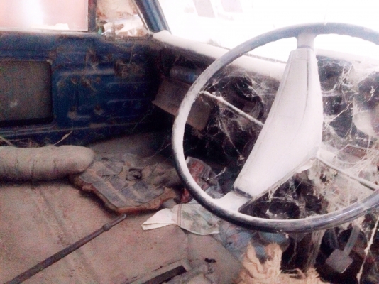 TOYOTA DYNA BU12 - 85 HP หกล้อดั๊มพ์ กระบะดั๊มพ์เหล็กความยาว 3.20 เมตรสภาพดีไม่ผุพร้อมบรรทุกได้เลย เครื่องยนต์แรงดีกำลังไม่ตก รถจอดเพราะไม่ได้ใช้งานมาประมาณ 1 ปีครับ ภายในเก๋งคอนโซลครบพร้อม พวงมาลัยธรรมดา ช่วงล่างคัชซีไม่บวม ยางสภาพดีประมาณ 60\% เอกสารเล่ม