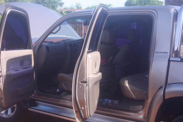 TOYOTA 4WD 4ประตู SPORT CRUISER D4Dปี2004 TOYOTA 4WD 4ประตู SPORT CRUISER D4Dปี2004