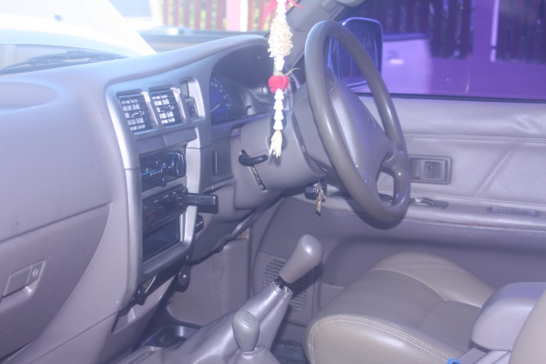 TOYOTA 4WD 4ประตู SPORT CRUISER D4Dปี2004 TOYOTA 4WD 4ประตู SPORT CRUISER D4Dปี2004