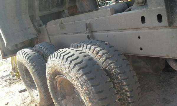 ขายหลง 220เทอร์โบสภาพพร้อมใช้ เพลาบุ๋ม DL ยางใหม่8เส้น