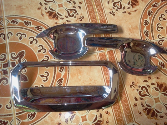 ขายถูกๆเบ้ารองมือเปิดประตู All New D-Max+เบ้าเปิดท้ายขนาดกลาง All New D-Max แคป