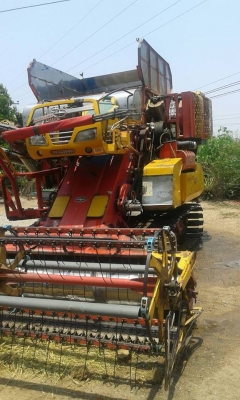 ขายรถเกี่ยวข้าว ศักดิ์พัฒนา KM47 เครื่อง6HH TERBO 225เทอร์โบ ปั้ม22 อุ้ม2.5ตัน ตัวเดิน12 ช่วงล่างดี สภาพพร้อมใช้งาน สนใจโทร 090-8588220คุณนะ 093-3258446คุณบิว ID:narong498 หรือเข้าดูสินค้าอื่นๆได้ที่ www.truck.in.th/498 หรือเพจFacebook ณรงค์ ซื้อขายรถมือส