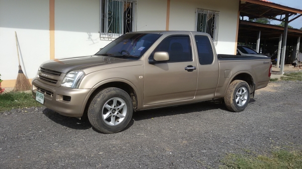 อยากรวยเราช่วยได้ใช้ ISUZU D MAX SPECE CAB 2500TUBO  PUWER
