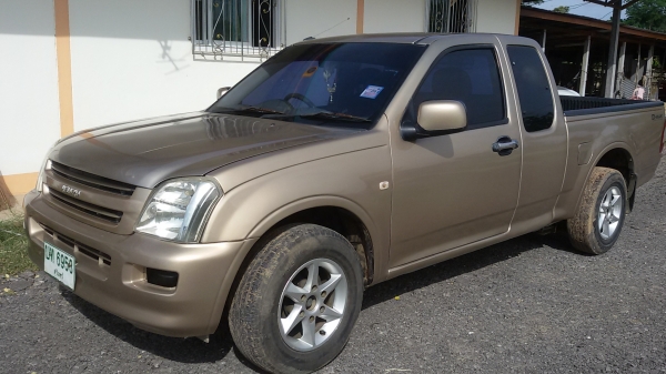 อยากรวยเราช่วยได้ใช้ ISUZU D MAX SPECE CAB 2500TUBO  PUWER